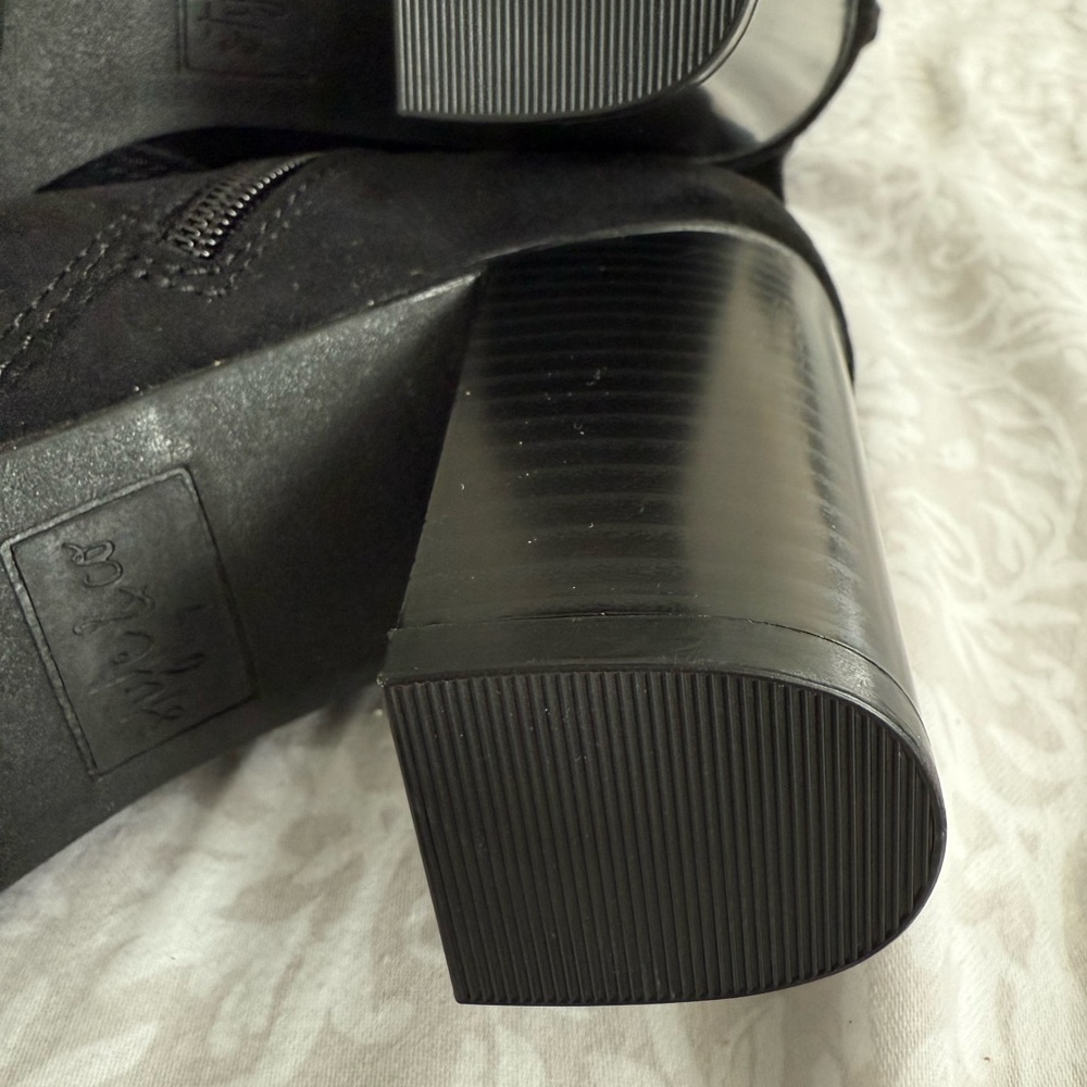 BRAND NEW!!! Saraaf  Elegant Black Heeled Boots - Picture 3 of 6